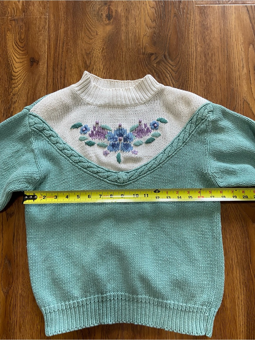 Vintage Jantzen Cream Yoke with Mint Body Floral Knit Sweater with wear - Picture 8 of 9